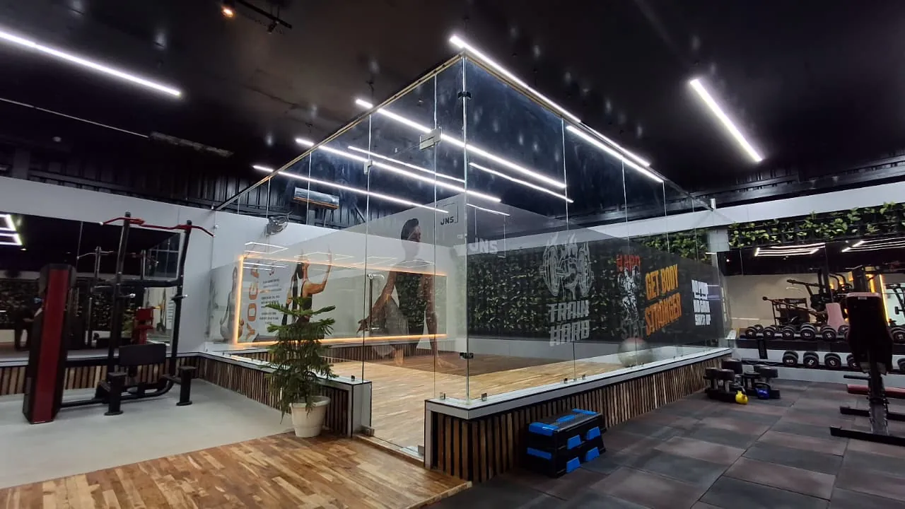 JNS Fitness Studio changing rooms