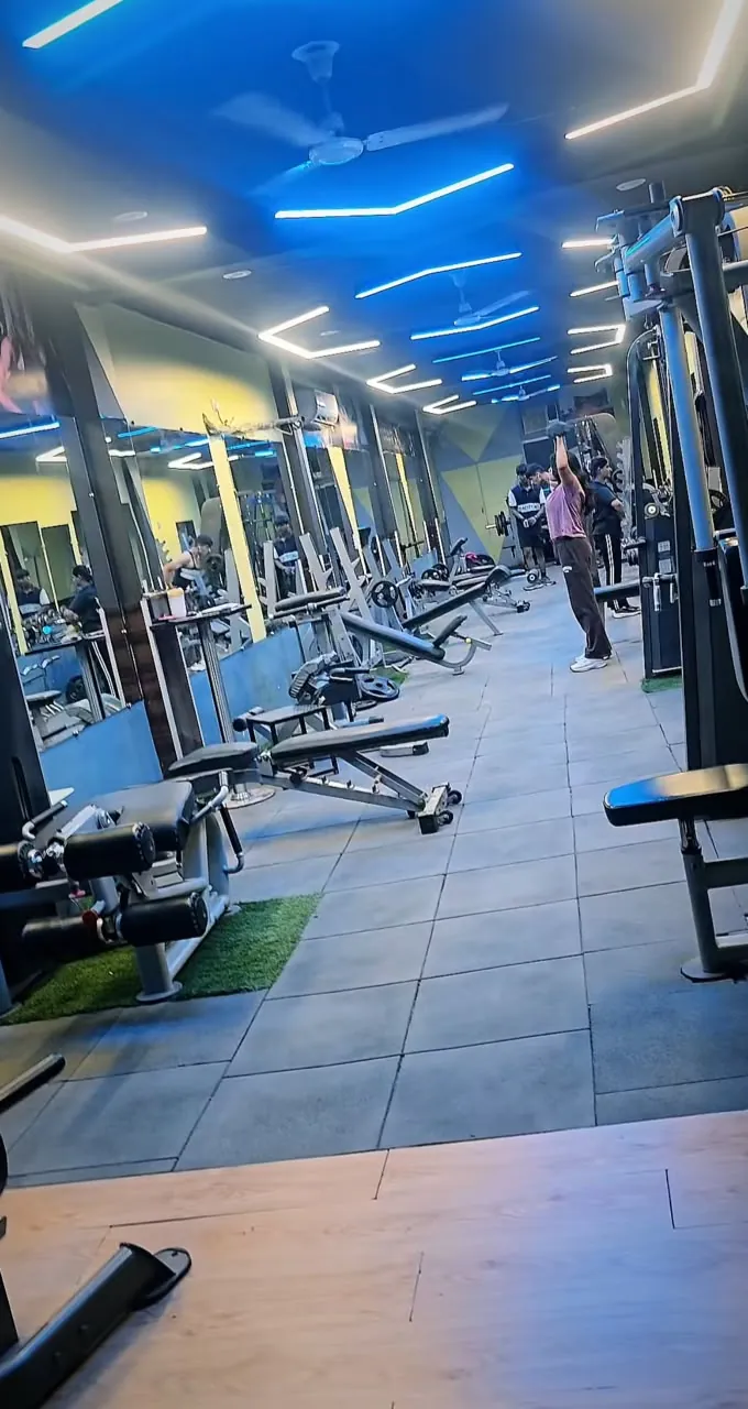 Elite Gym main floor