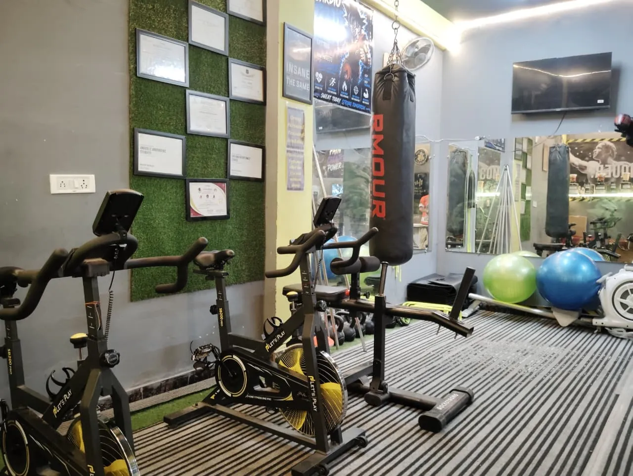 Robust fitness club by MK cardio deck
