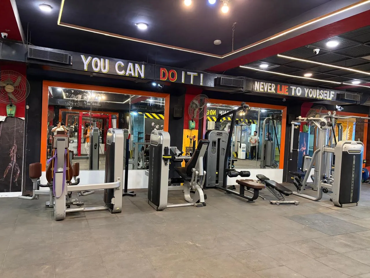 Strength Mantra Fitness changing rooms