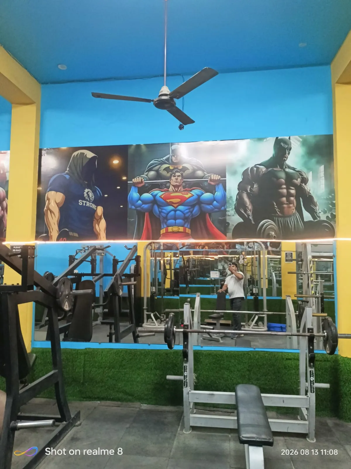 Gym Wym Fitness Club Unisex free weights