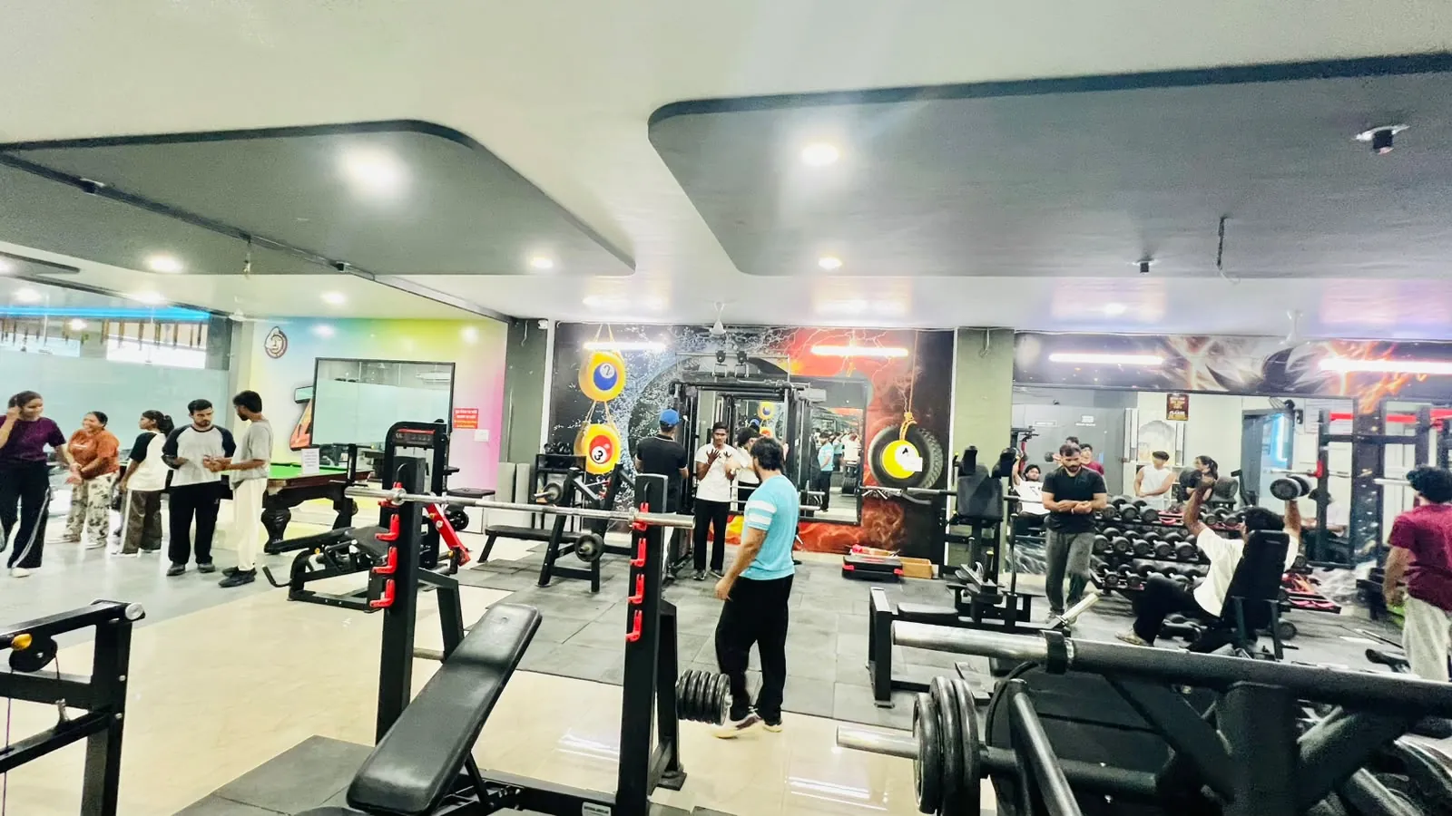 INDIAN FITNESS changing rooms
