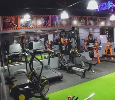 Bodytrack Gym Chembur main floor