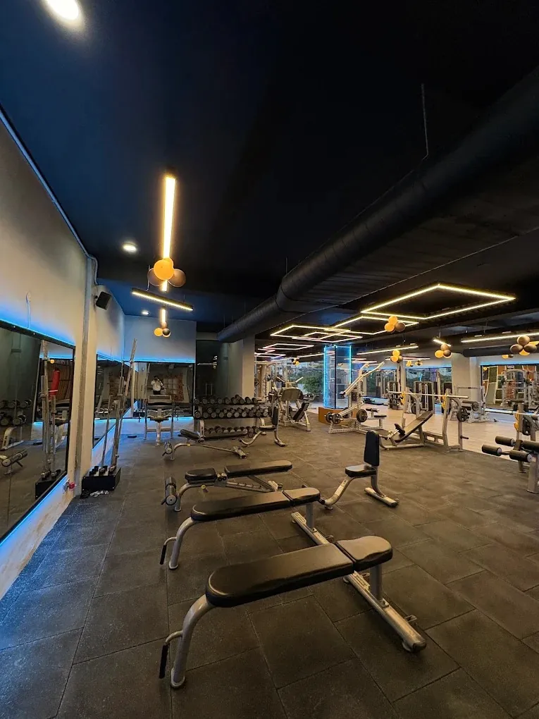 CR FITNESS training zone