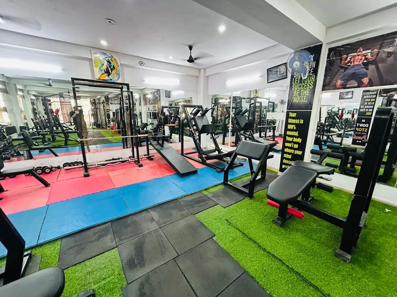 VEAGLE UNISEX GYM BY VICKY cardio deck