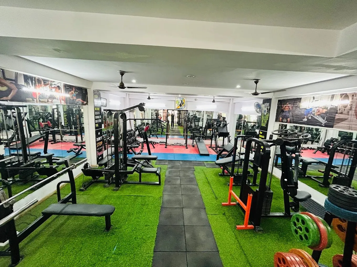 VEAGLE UNISEX GYM BY VICKY free weights