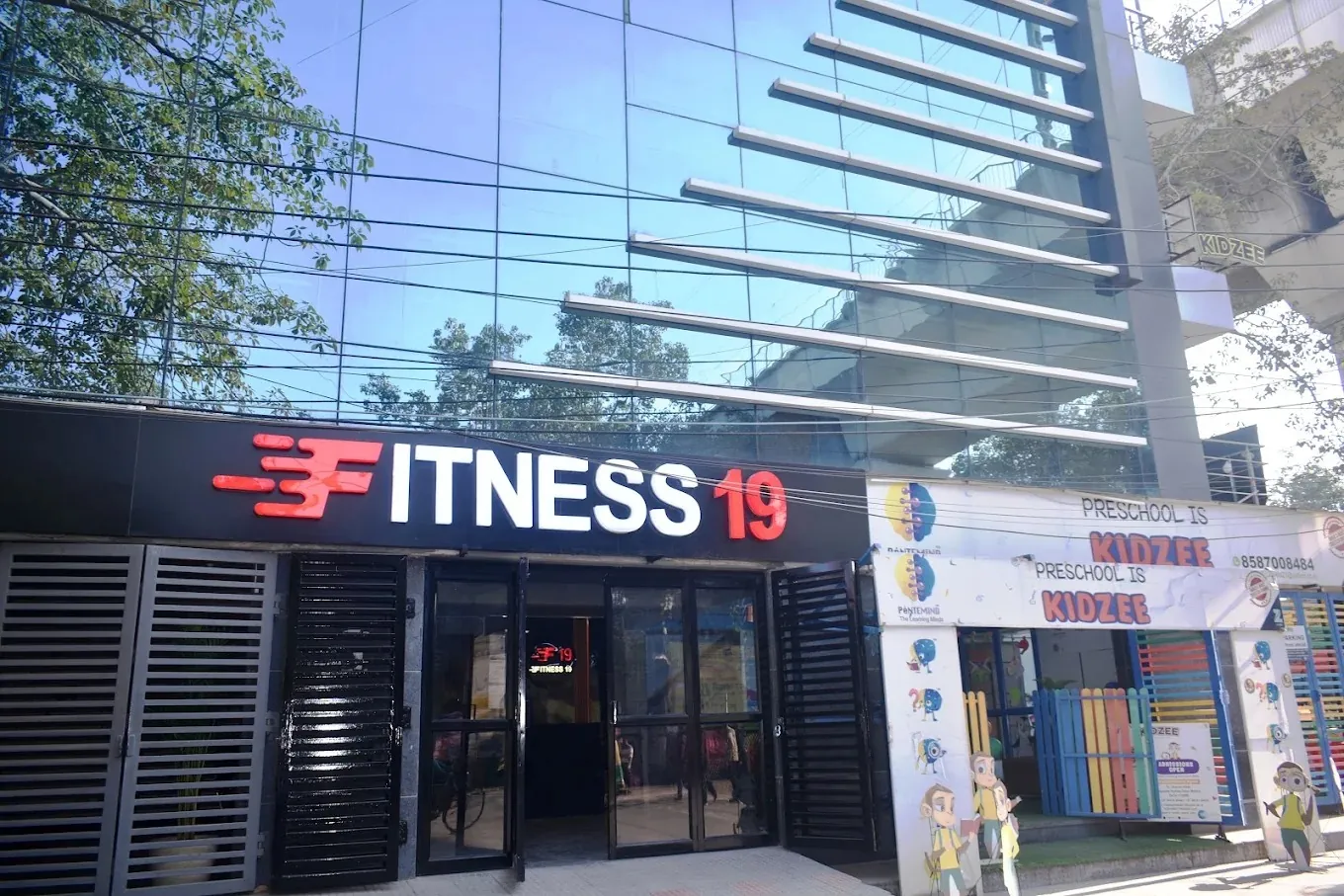 Fitness 19 photo 6