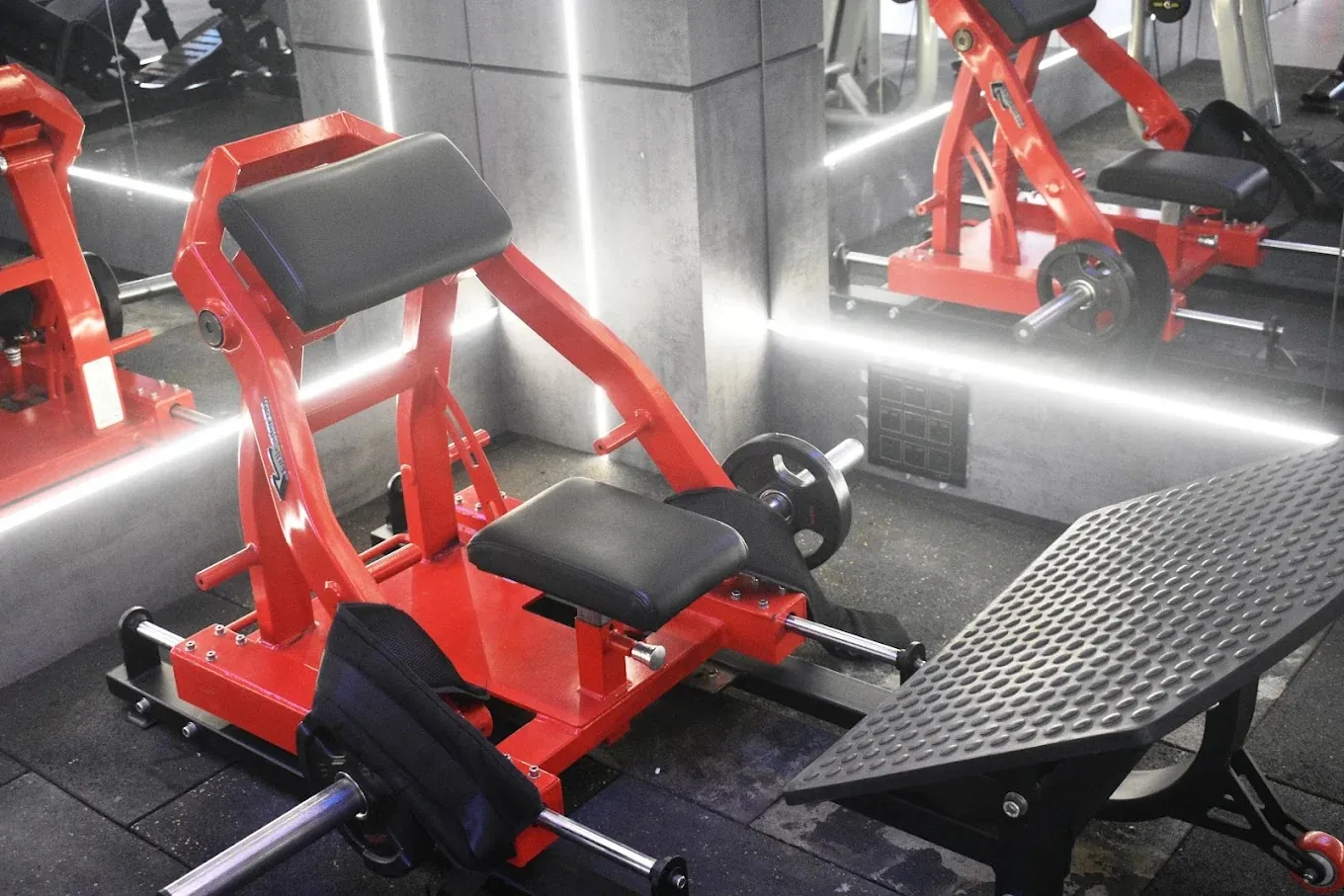 Fitness 19 cardio deck
