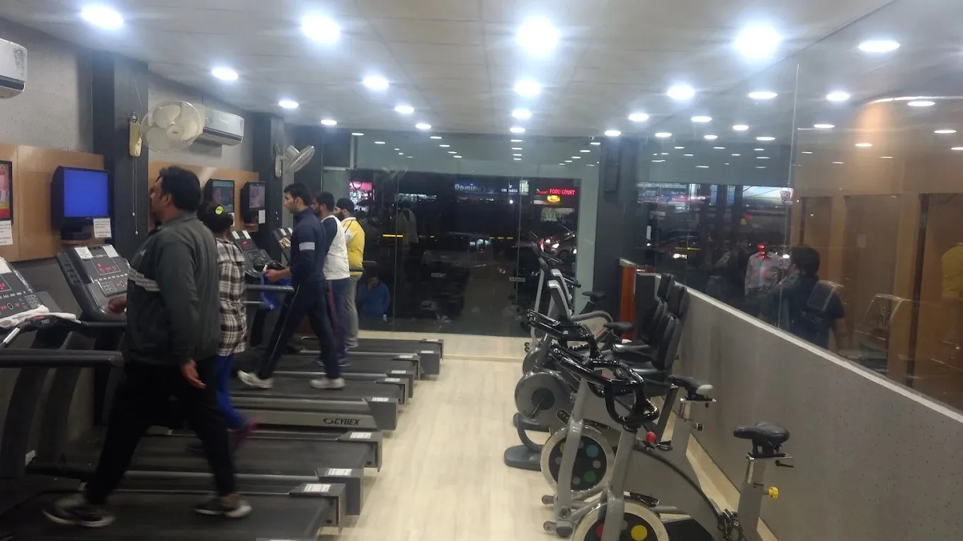 MilestoneX Fitness GYM changing rooms