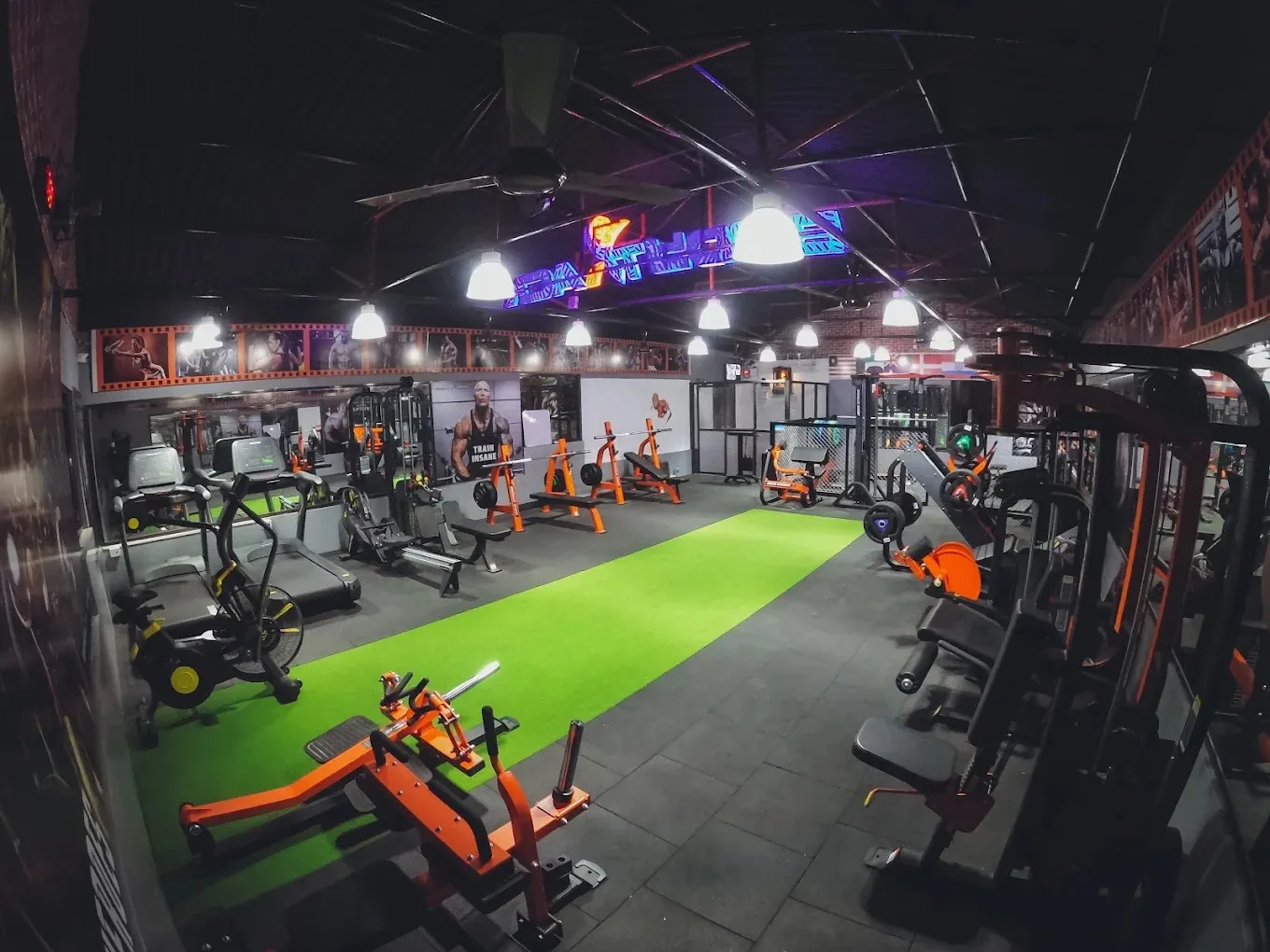 Bodytrack Gym Govandi East cardio deck