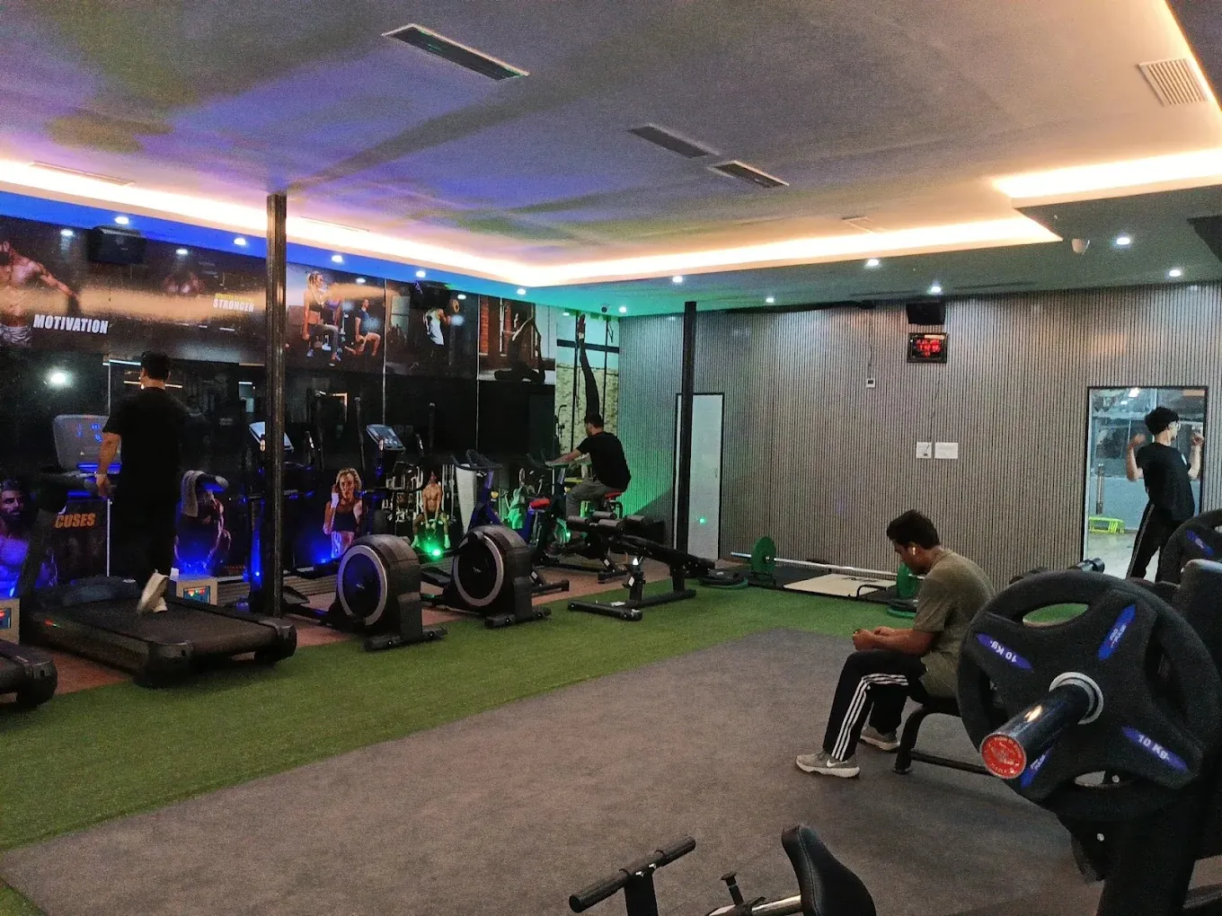 Pro Pulse Gym main floor
