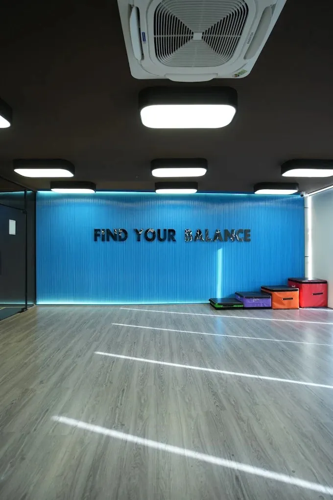 FitClass Budh Vihar Rohini free weights