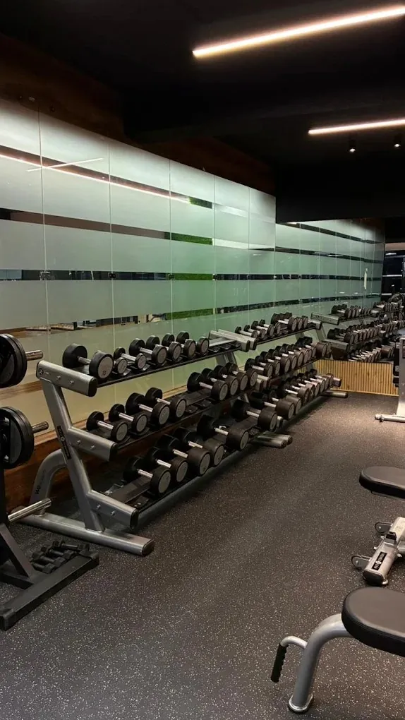 Phoenix Premium Gym Best Gym In Dehradun ICE BATH LUXURY AMENITIES changing rooms