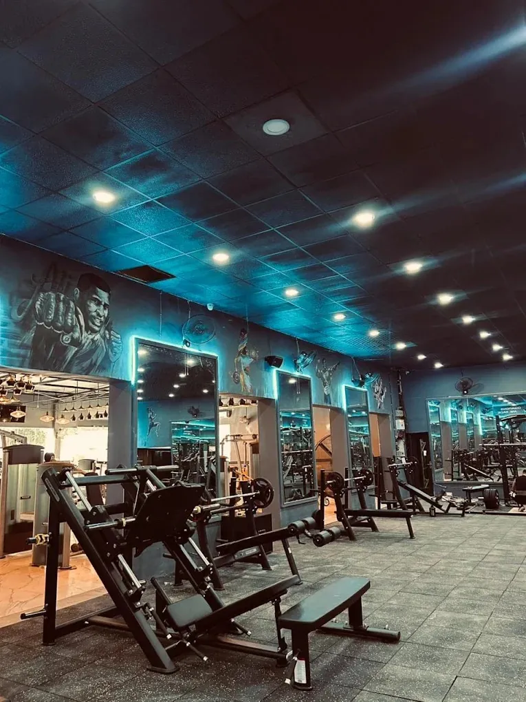 La addiction fitness factory premium gym photo 7