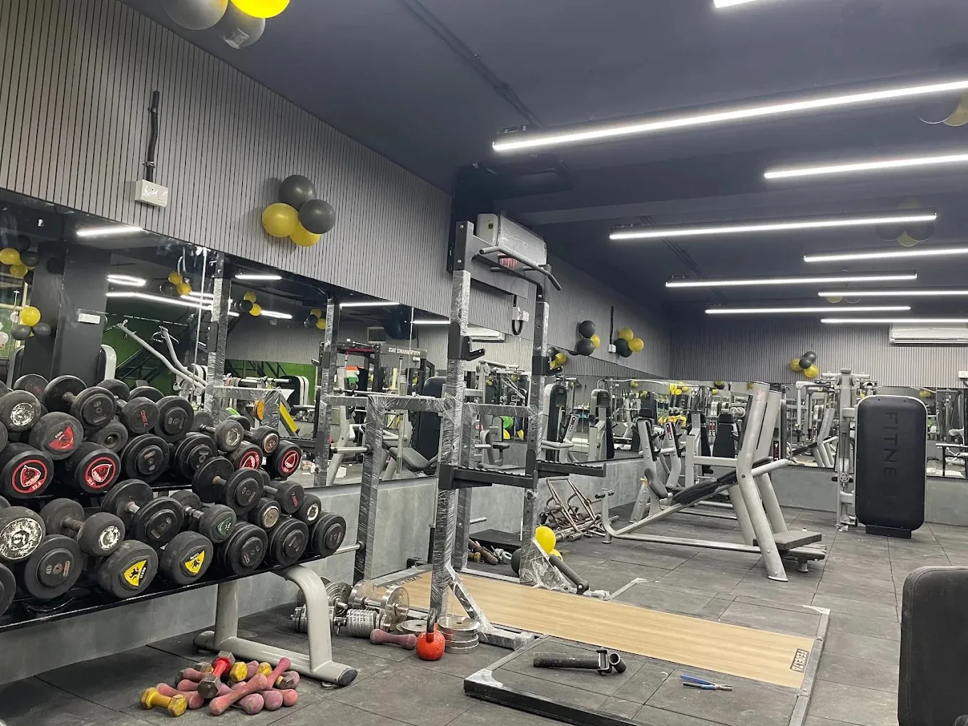 Go Strong Gym changing rooms