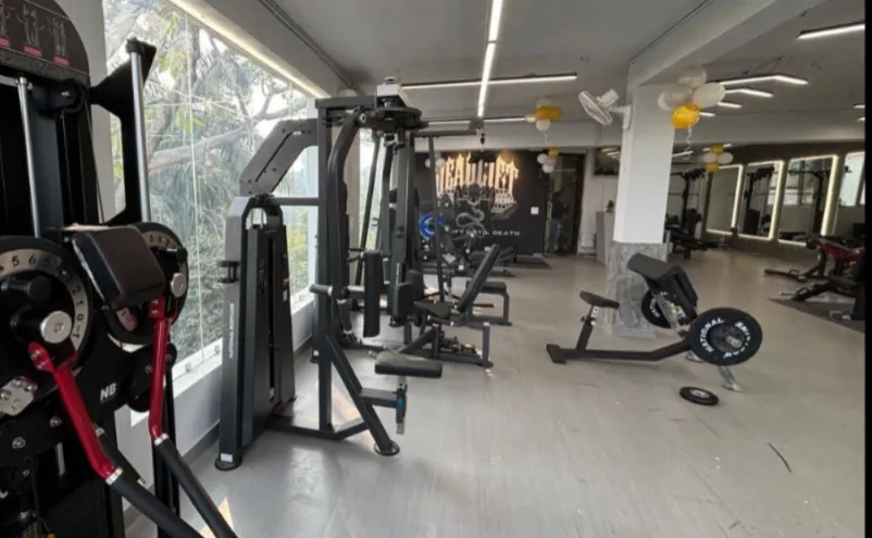 Total Fitness by Yash Sharma Lajpat Nagar free weights
