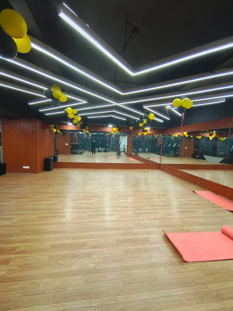 Oxygen Fitness Club main floor