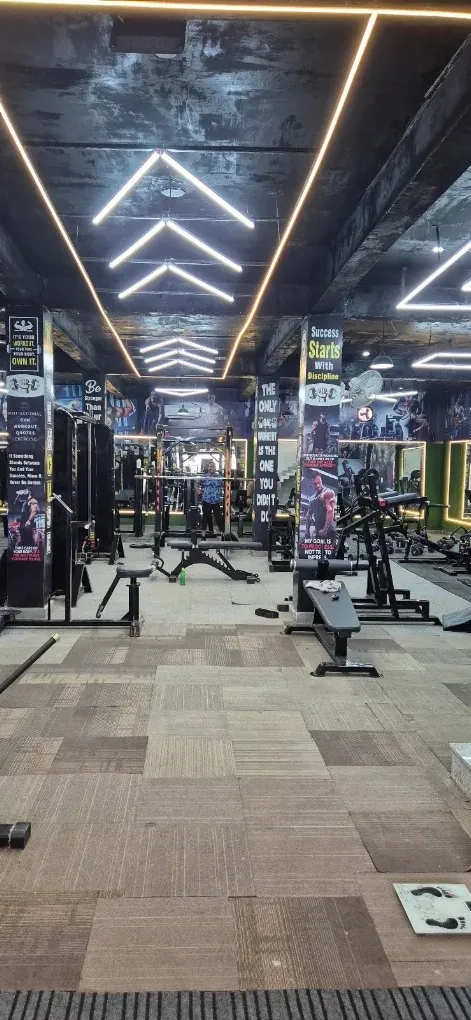 Fitness Club Unisex Gym free weights