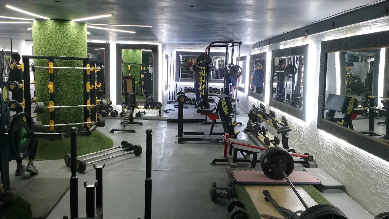 Neelkanth Gym changing rooms